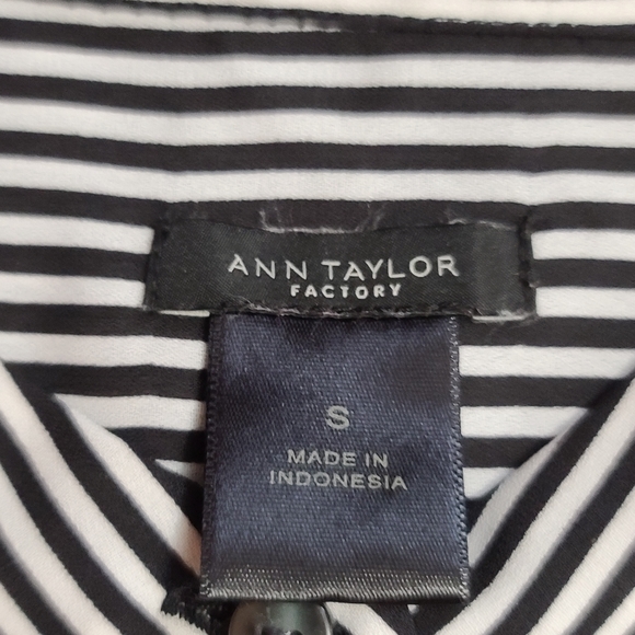 🦋Sale🦋4/$25Ann Taylor Factory Button Down Blouse - Picture 10 of 12